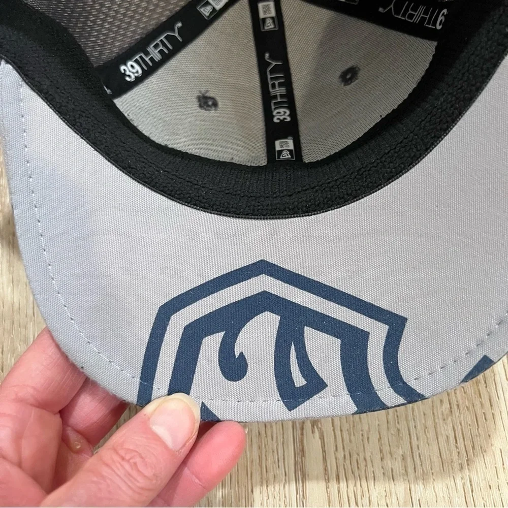 NFL New Era LA Rams blue & gray sports hat, Child Youth, 39 Thirty, 3D ram head.